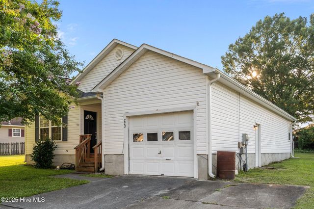 220 Pollard Drive, Jacksonville, NC 28540