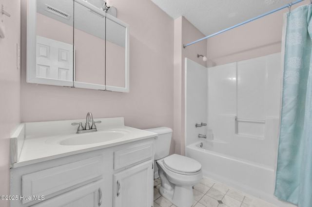 220 Pollard Drive, Jacksonville, NC 28540