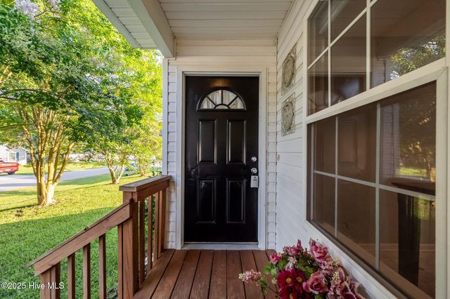 220 Pollard Drive, Jacksonville, NC 28540