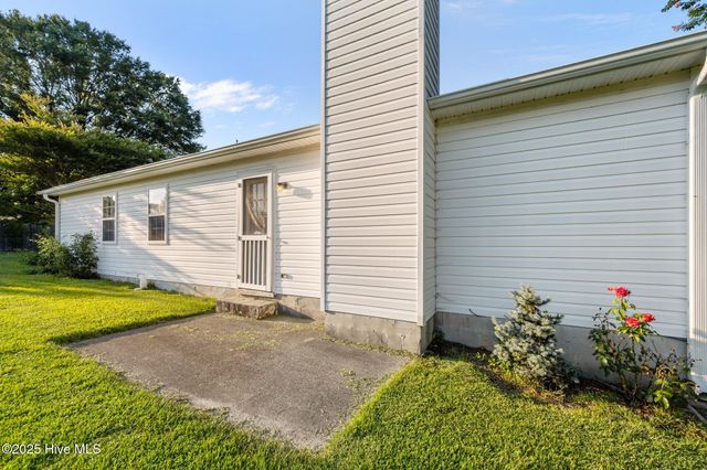 220 Pollard Drive, Jacksonville, NC 28540