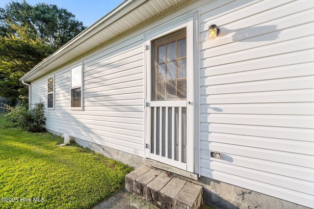 220 Pollard Drive, Jacksonville, NC 28540