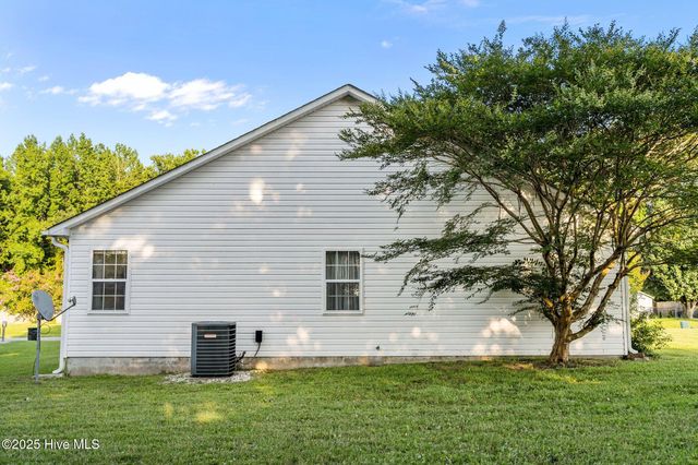 220 Pollard Drive, Jacksonville, NC 28540