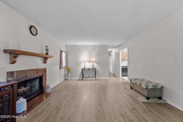 220 Pollard Drive, Jacksonville, NC 28540