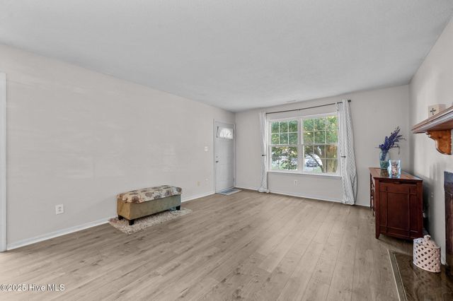 220 Pollard Drive, Jacksonville, NC 28540