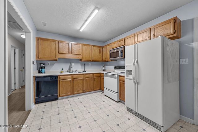 220 Pollard Drive, Jacksonville, NC 28540