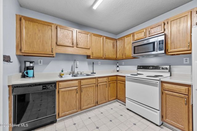 220 Pollard Drive, Jacksonville, NC 28540