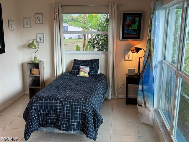 1437 SE 21st LN, Cape Coral, FL 33990