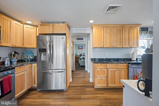 300 ELDREDGE AVE, Cape May, NJ 08204