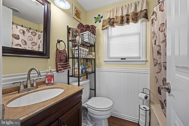 300 ELDREDGE AVE, Cape May, NJ 08204