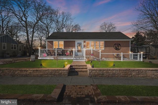 300 ELDREDGE AVE, Cape May, NJ 08204