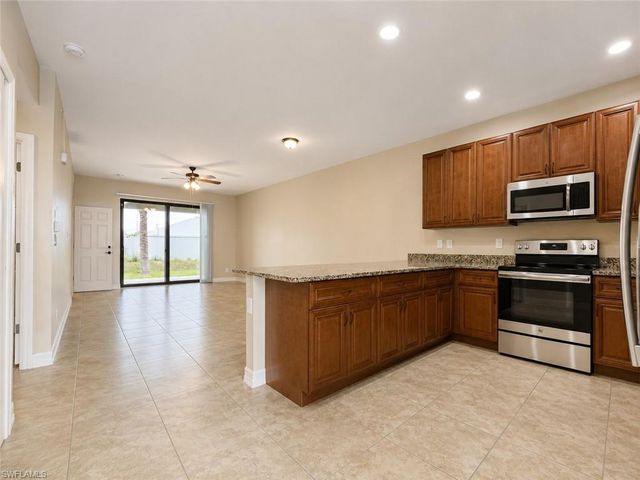 4035 SW 8th PL 101, Cape Coral, FL 33914