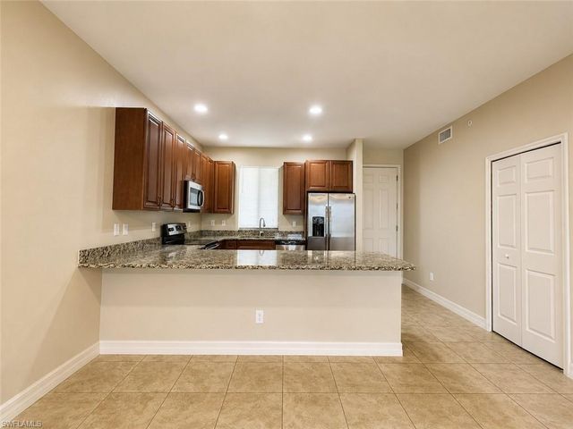 4035 SW 8th PL 101, Cape Coral, FL 33914