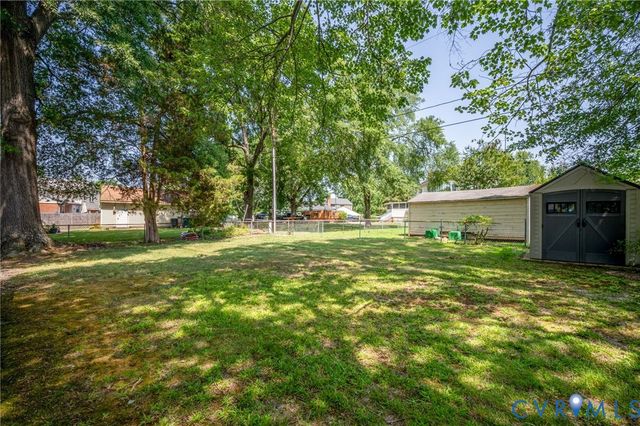 8100 Langley Dr, Glen Allen, VA 23060