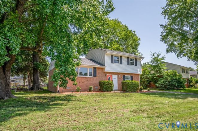 8100 Langley Dr, Glen Allen, VA 23060