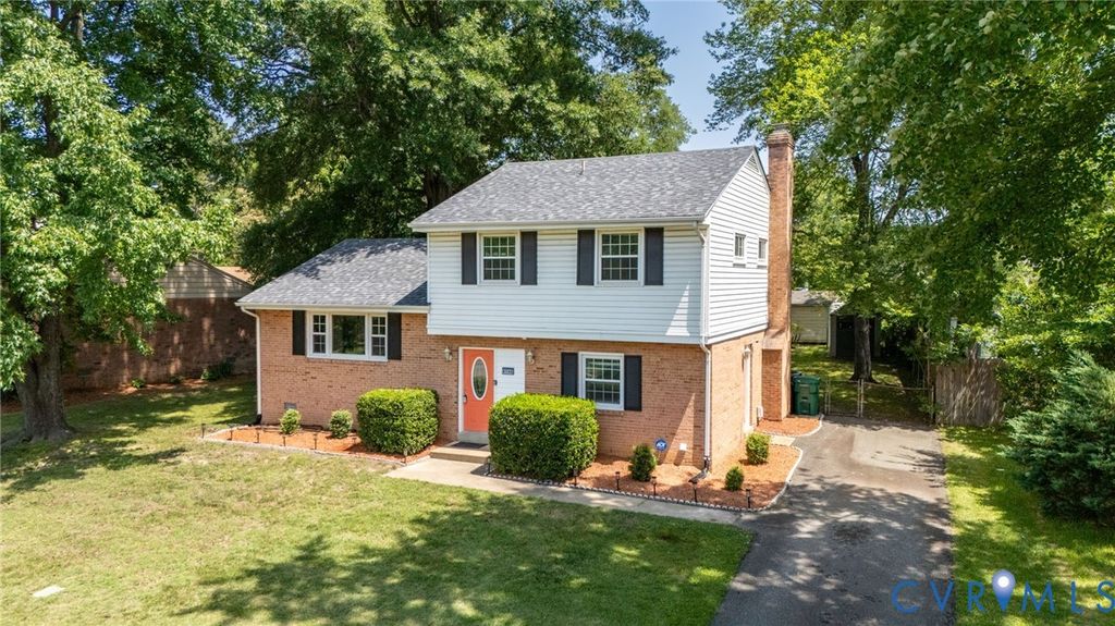 8100 Langley Dr, Glen Allen, VA 23060