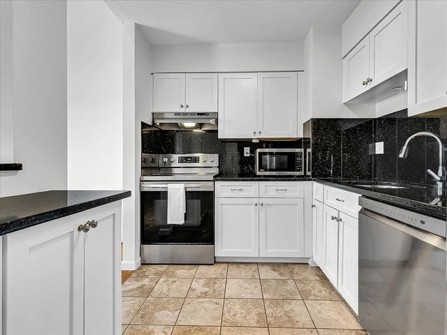 115 Water St 14, Beverly, MA 01915
