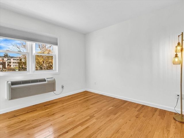 115 Water St 14, Beverly, MA 01915