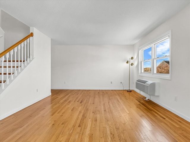 115 Water St 14, Beverly, MA 01915