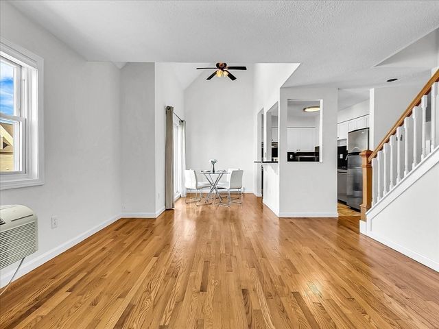 115 Water St 14, Beverly, MA 01915