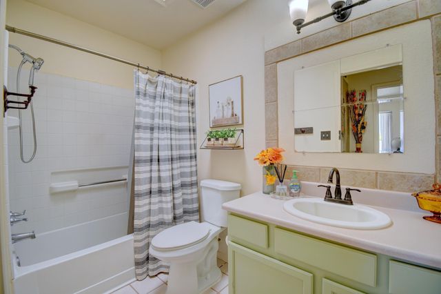 7097 Albany Hills Drive NE, Rio Rancho, NM 87144