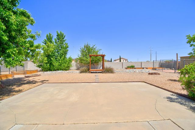 7097 Albany Hills Drive NE, Rio Rancho, NM 87144