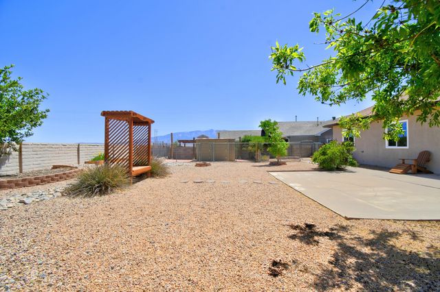 7097 Albany Hills Drive NE, Rio Rancho, NM 87144