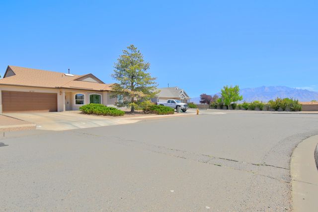 7097 Albany Hills Drive NE, Rio Rancho, NM 87144