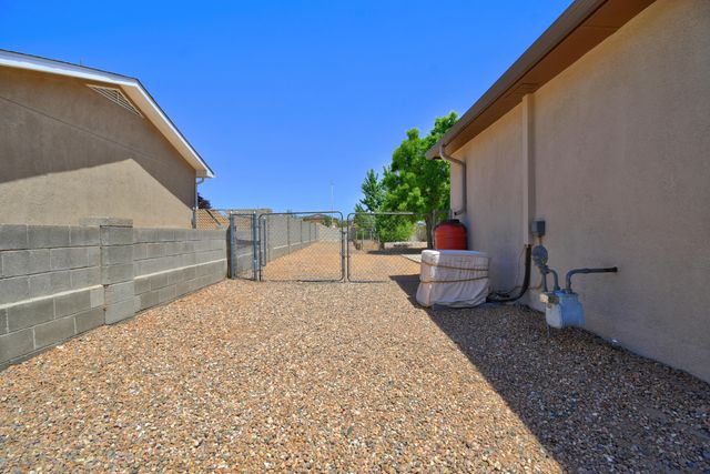 7097 Albany Hills Drive NE, Rio Rancho, NM 87144