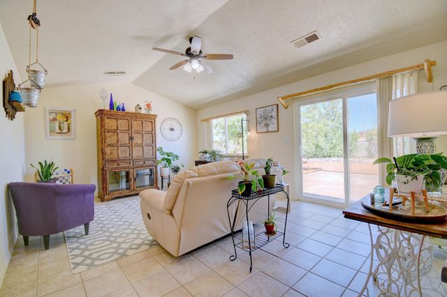 7097 Albany Hills Drive NE, Rio Rancho, NM 87144
