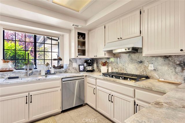 23243 Sunrise Way, Crestline, CA 92325