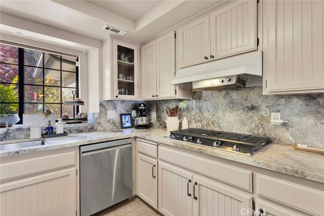 23243 Sunrise Way, Crestline, CA 92325