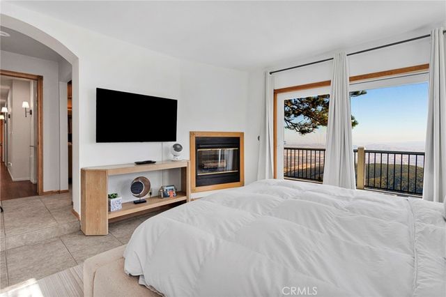 23243 Sunrise Way, Crestline, CA 92325