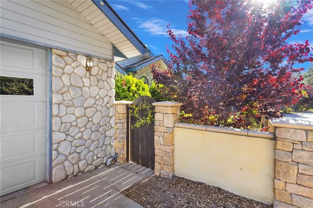 23243 Sunrise Way, Crestline, CA 92325