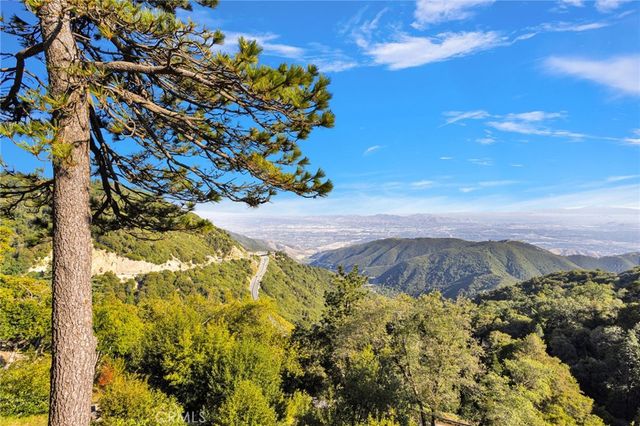 23243 Sunrise Way, Crestline, CA 92325