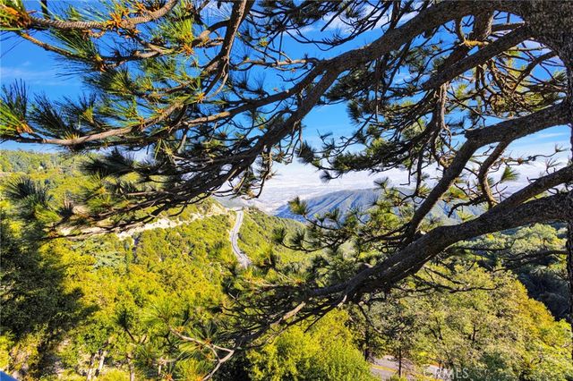 23243 Sunrise Way, Crestline, CA 92325