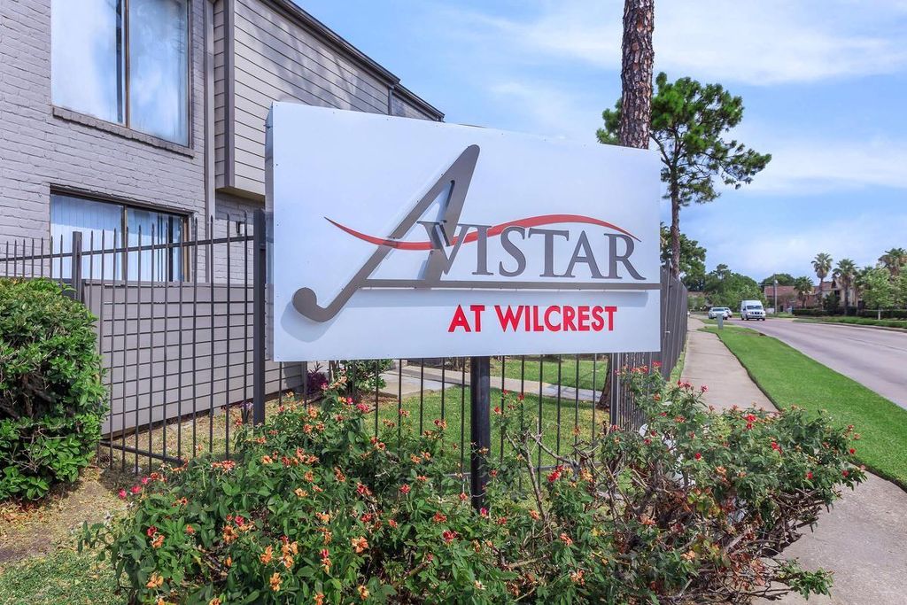 1300 Wilcrest Drive 509, Houston, TX 77042