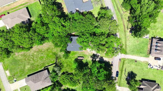 22418 E Shorewood Loop E, Houston, TX 77336