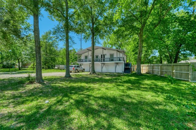 22418 E Shorewood Loop E, Houston, TX 77336