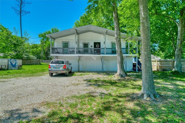 22418 E Shorewood Loop E, Houston, TX 77336