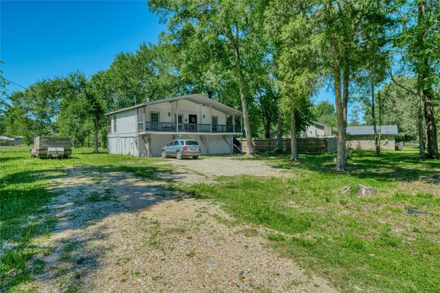 22418 E Shorewood Loop E, Houston, TX 77336