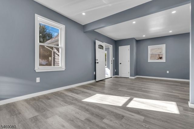 508 W 3Rd Ave, Roselle Boro, NJ 07203