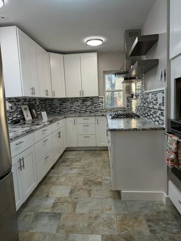 27 Sunset Trail, Portage, IN 46368