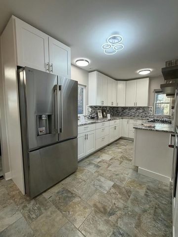 27 Sunset Trail, Portage, IN 46368