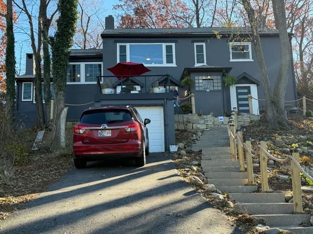 27 Sunset Trail, Portage, IN 46368