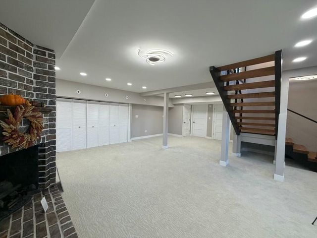 27 Sunset Trail, Portage, IN 46368