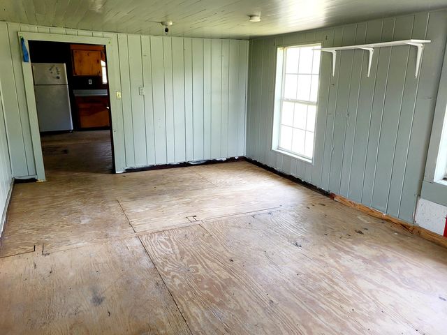 8094 Highway 393, Laurel Hill, FL 32567