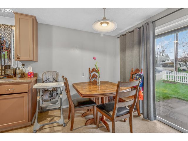 -1 Nw CONNELL Ave, Hillsboro, OR 97124