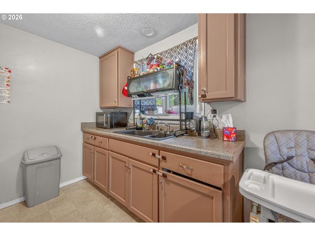 -1 Nw CONNELL Ave, Hillsboro, OR 97124