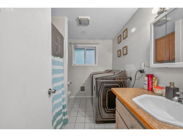 -1 Nw CONNELL Ave, Hillsboro, OR 97124