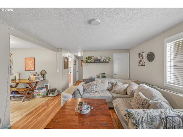 -1 Nw CONNELL Ave, Hillsboro, OR 97124